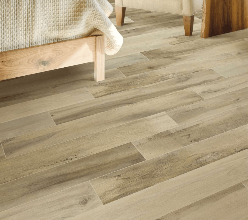 Vente de carrelage extérieur imitation bois pour terrasse et tour de piscine Istres