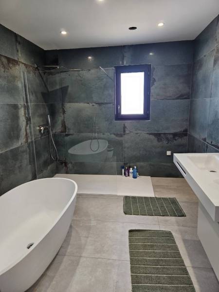 faience format 60x120 lapatto à Mas Thibert